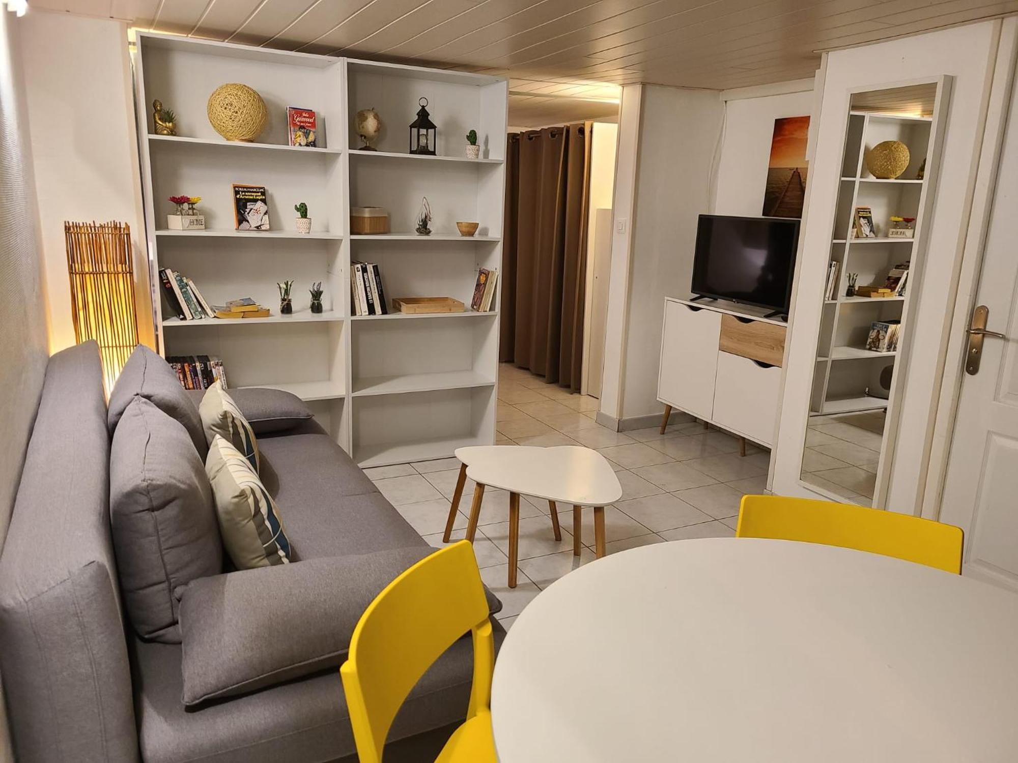 Logement Amboise Centre Avec Terrasse Privee Luaran gambar