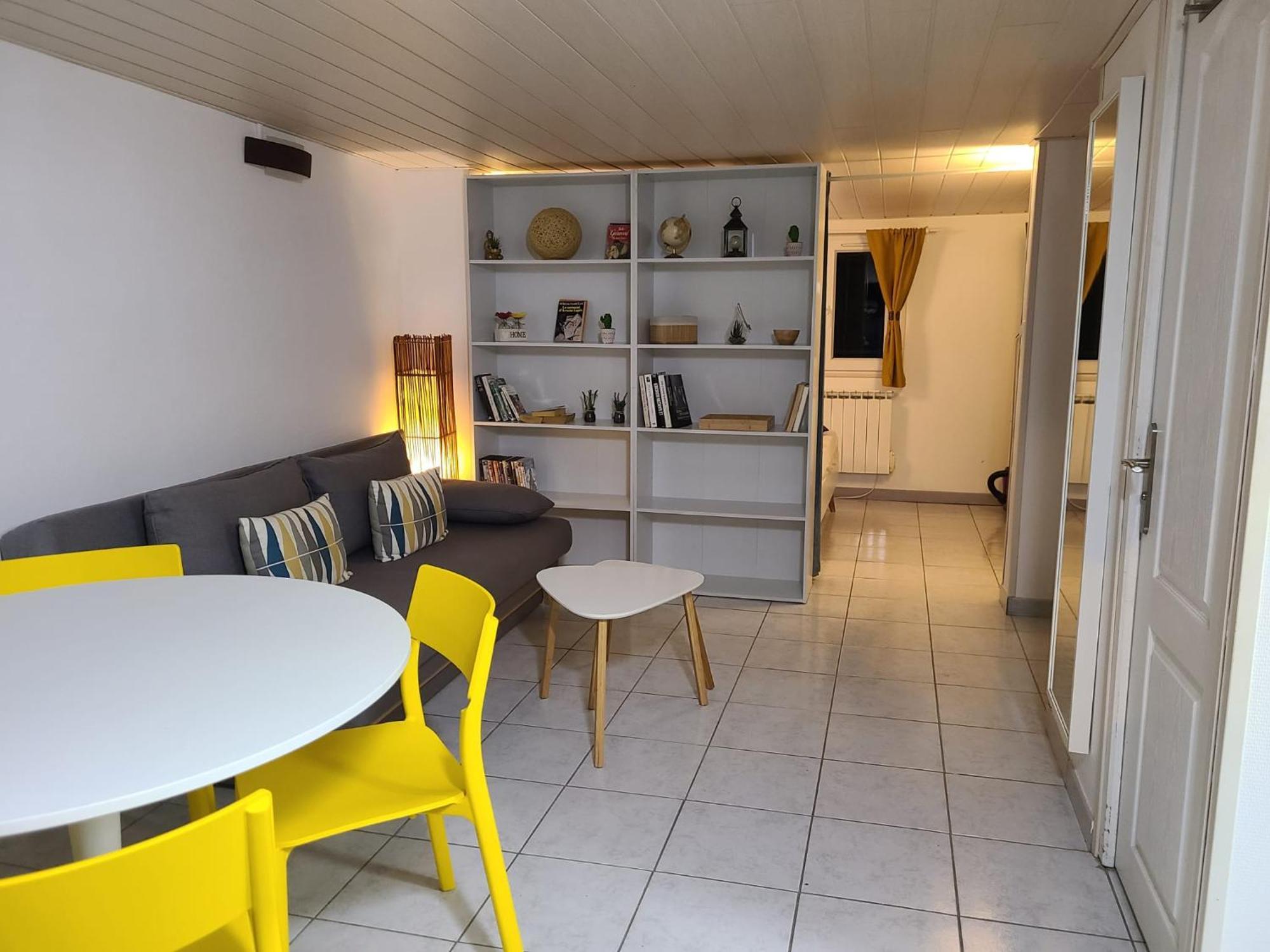 Logement Amboise Centre Avec Terrasse Privee Luaran gambar