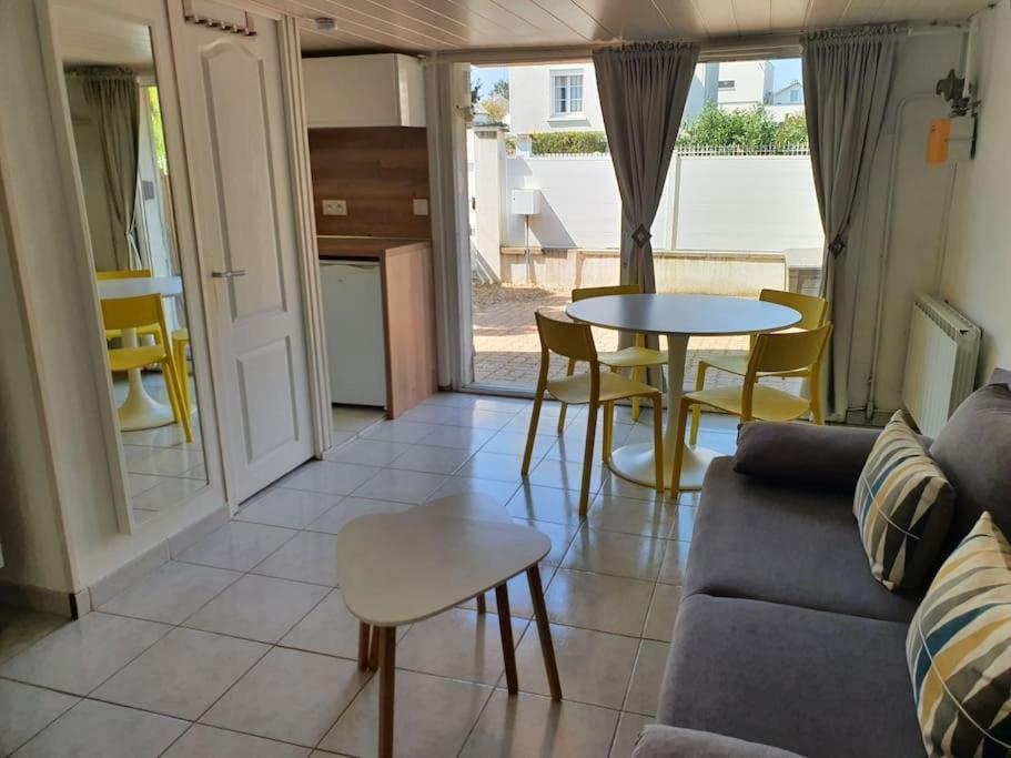 Logement Amboise Centre Avec Terrasse Privee Luaran gambar